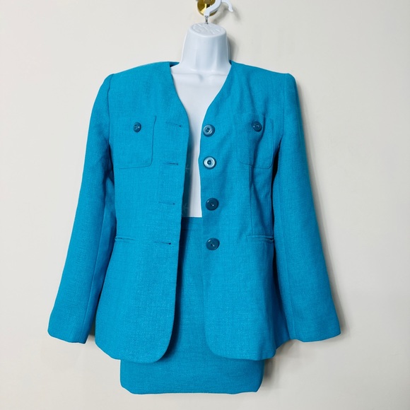 Vintage Azure Blue 2pc Blazer & Skirt Suit Size 6 - Picture 2 of 13